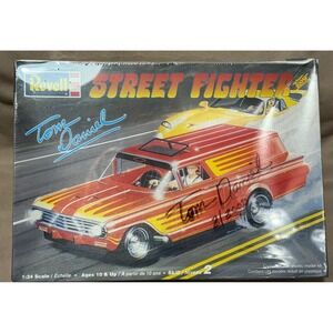 Revell Street Fighter‎ Autographed By Tom Daniel NIB 1/24 Scale